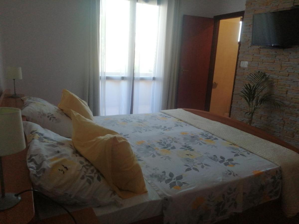 Seaview Holiday Apartments, Ventura Nin Kültér fotó