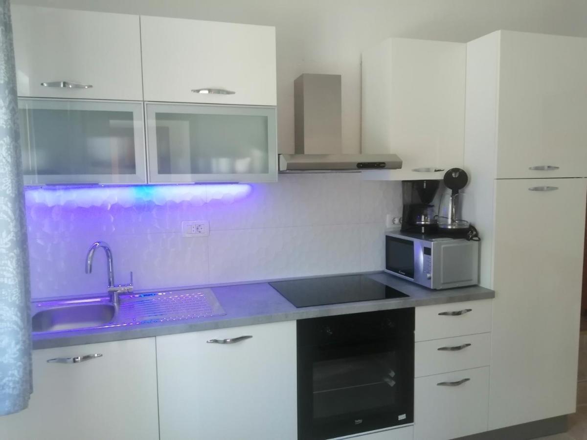 Seaview Holiday Apartments, Ventura Nin Kültér fotó