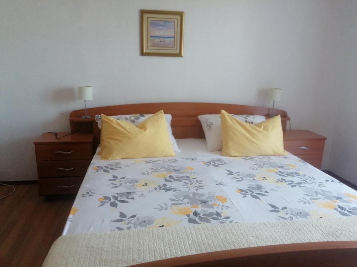 Seaview Holiday Apartments, Ventura Nin Kültér fotó