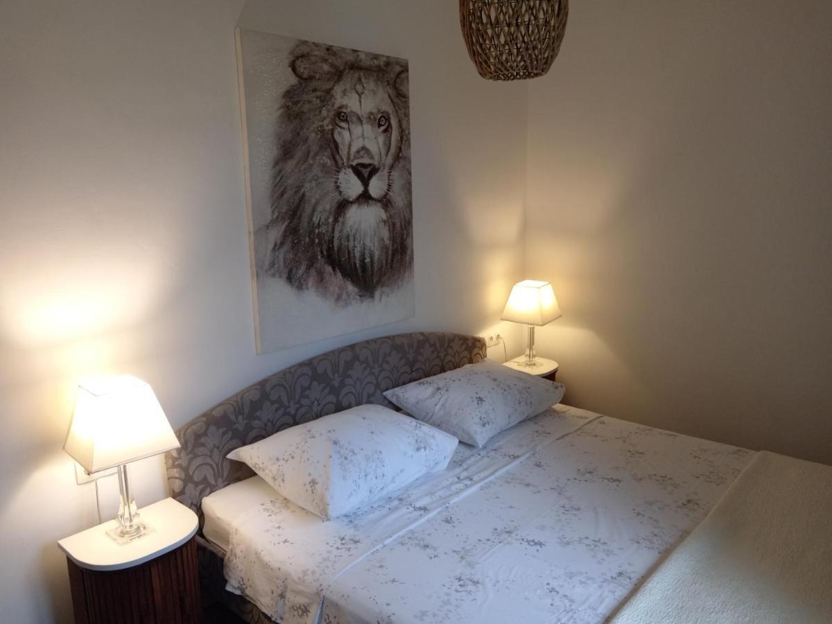 Seaview Holiday Apartments, Ventura Nin Kültér fotó