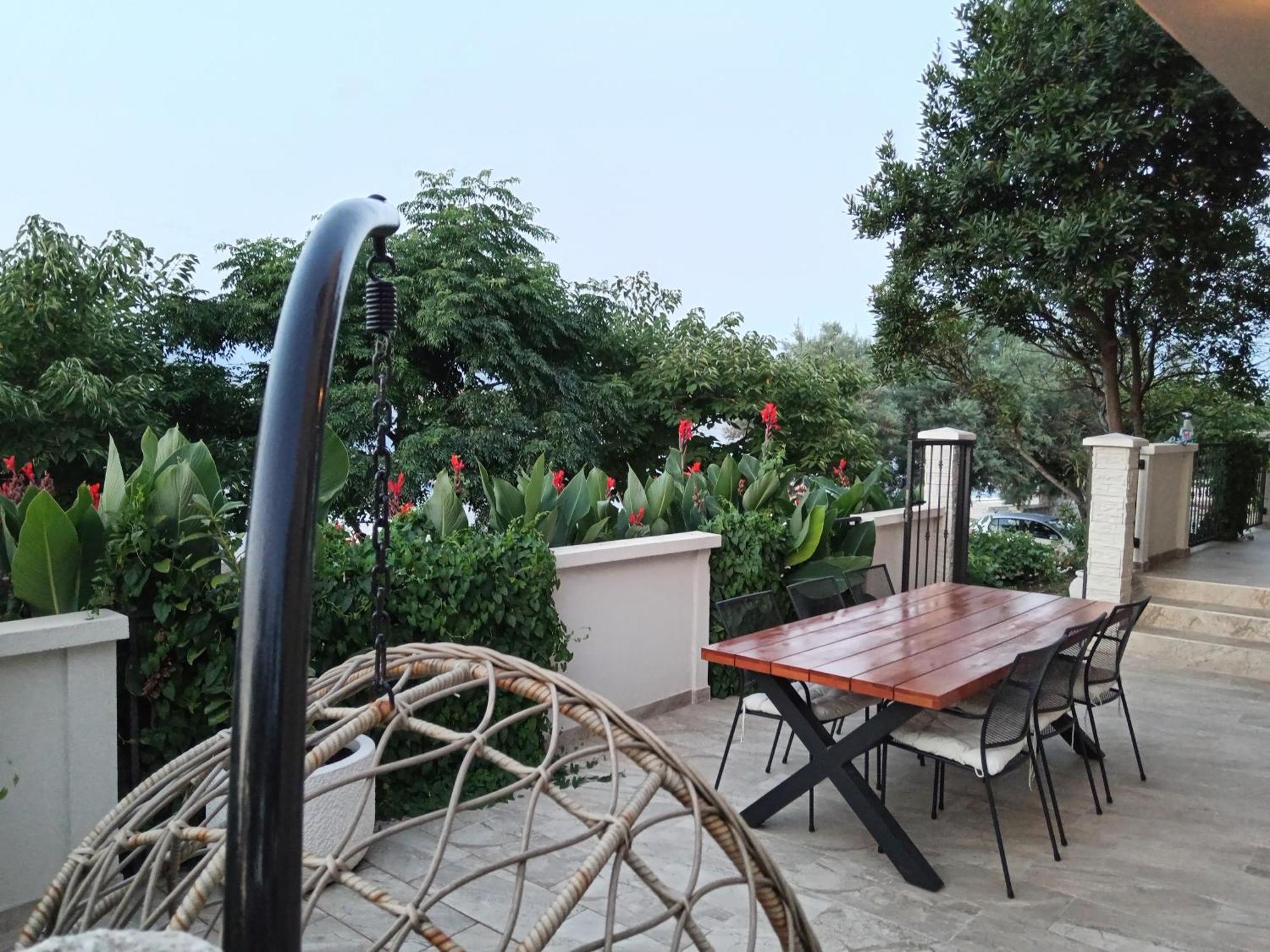 Seaview Holiday Apartments, Ventura Nin Kültér fotó