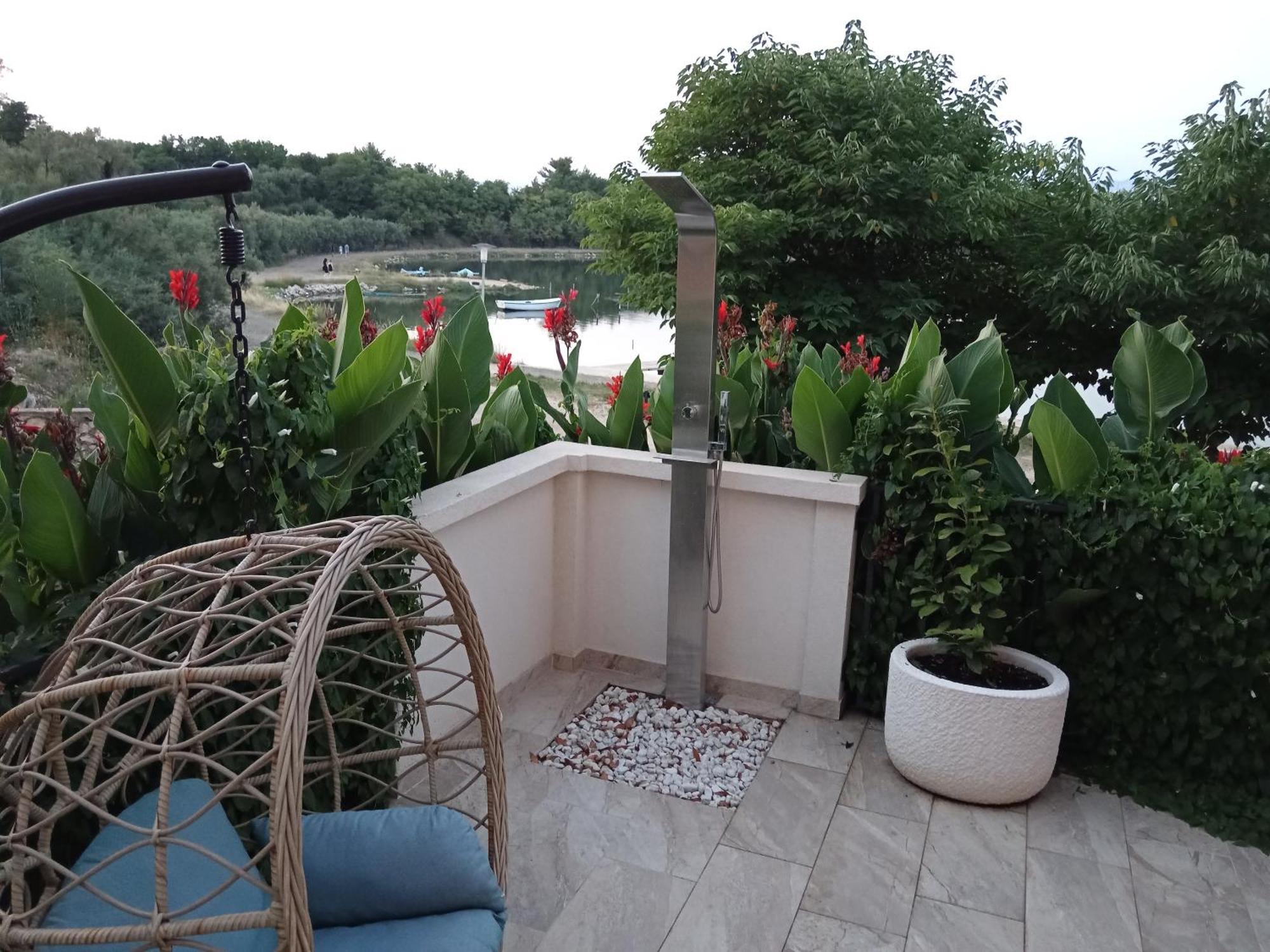 Seaview Holiday Apartments, Ventura Nin Kültér fotó