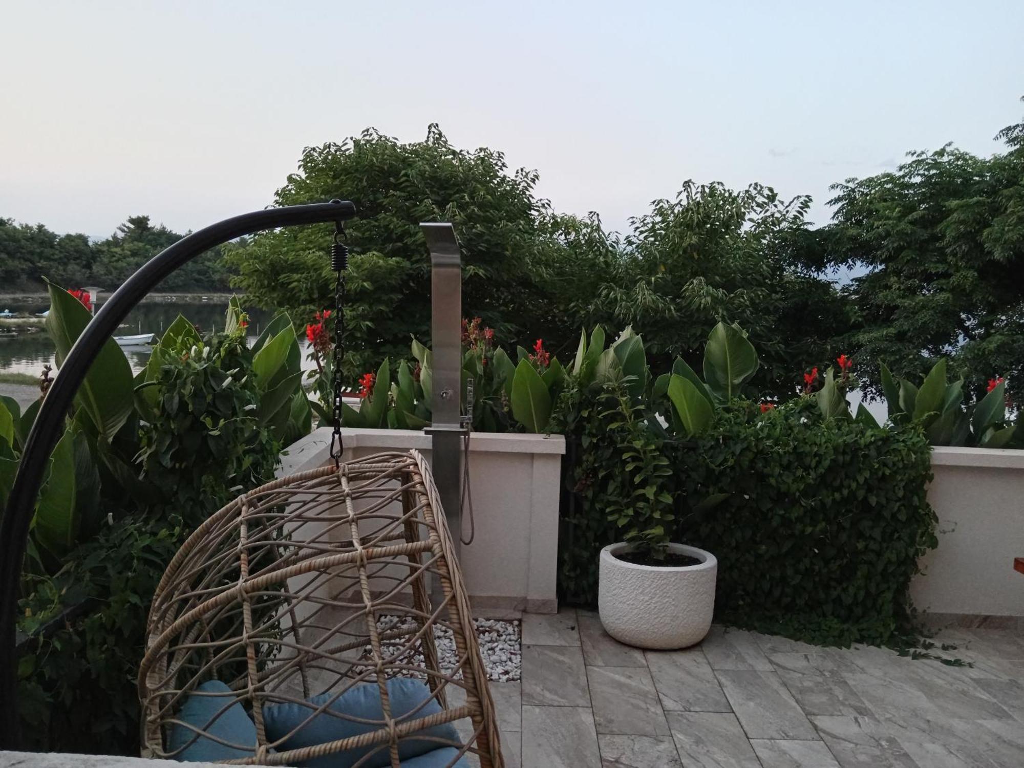 Seaview Holiday Apartments, Ventura Nin Kültér fotó