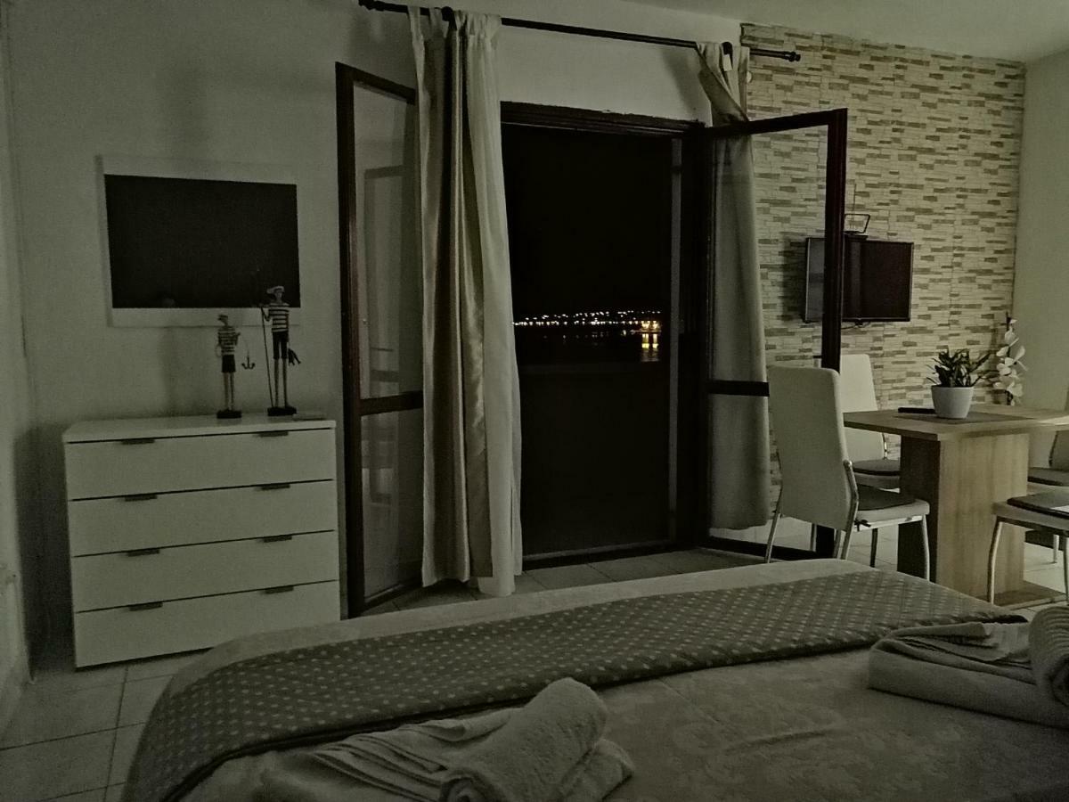Seaview Holiday Apartments, Ventura Nin Kültér fotó