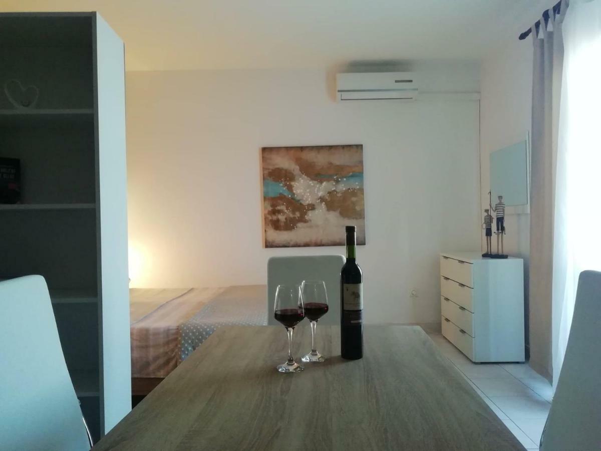 Seaview Holiday Apartments, Ventura Nin Kültér fotó