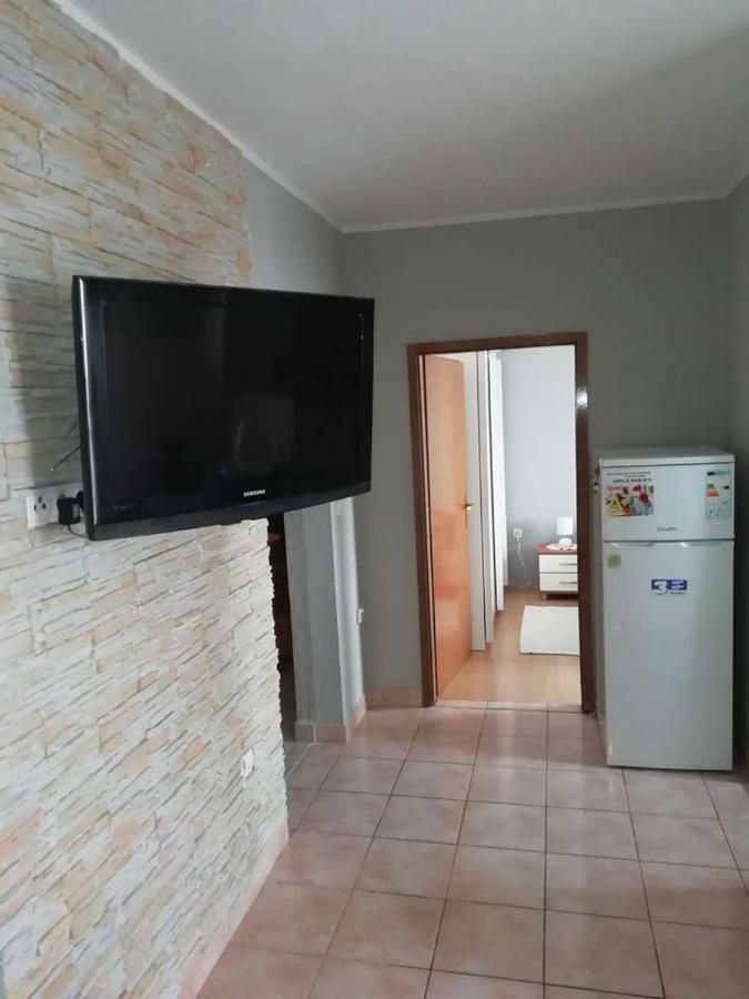 Seaview Holiday Apartments, Ventura Nin Kültér fotó